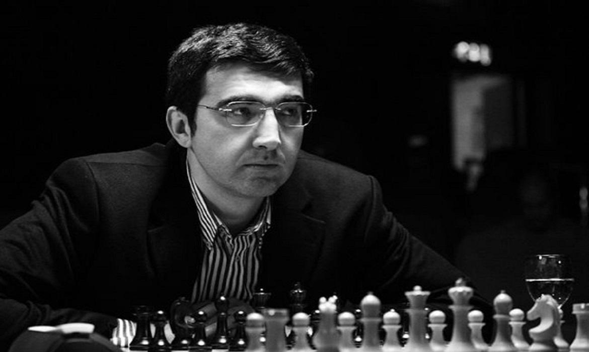 مشاهیر شطرنج | ولادیمیر کرامنیک