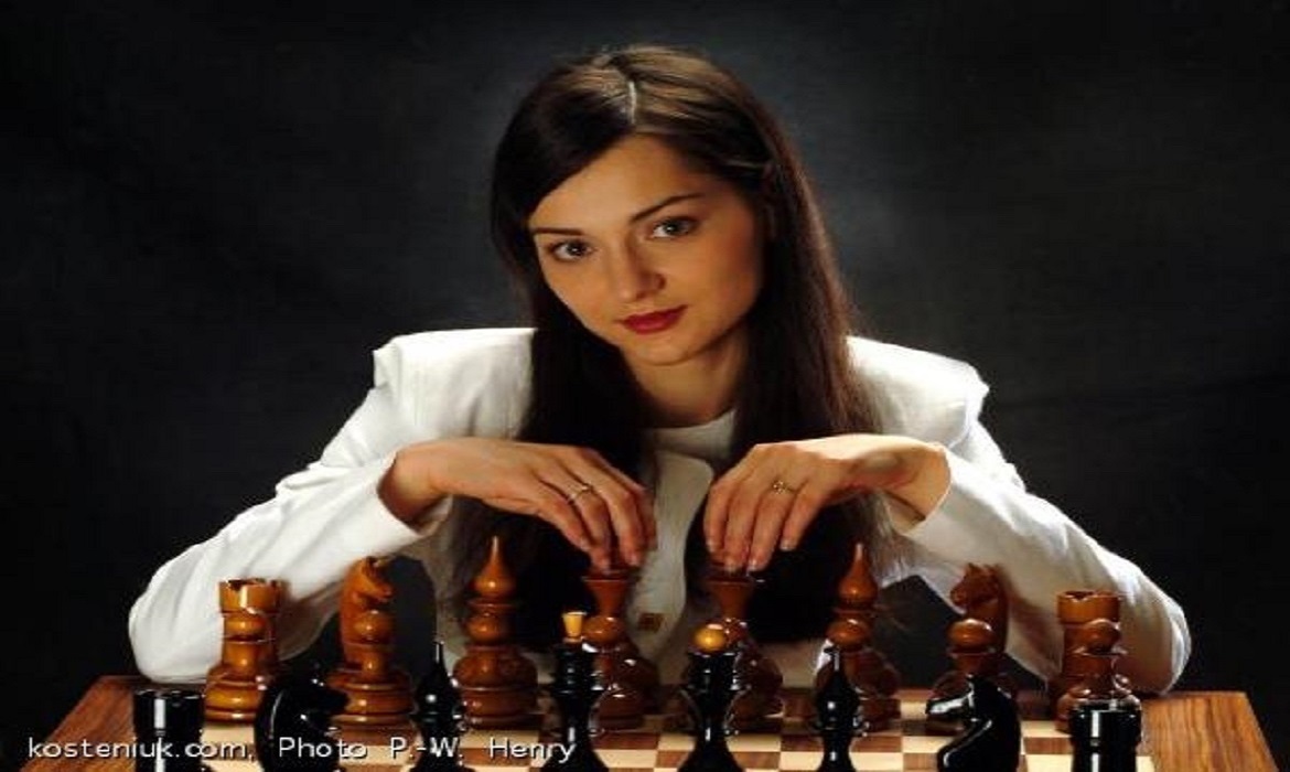 مشاهیر شطرنج | آلکساندرا کاستنیوک