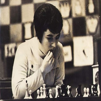 مشاهیر شطرنج | نونا گاپرینداشویلی